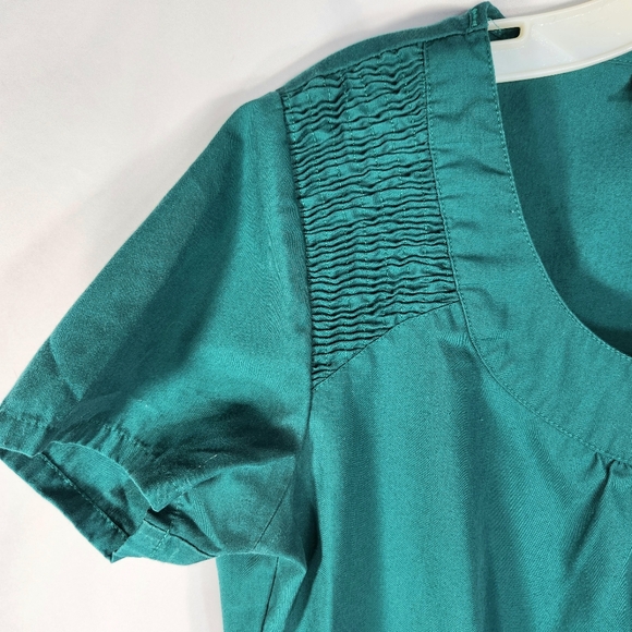 Cherokee Green Sparrow Smocked Shoulders Short Sleeve Scrub Top Size Small - Picture 2 of 8